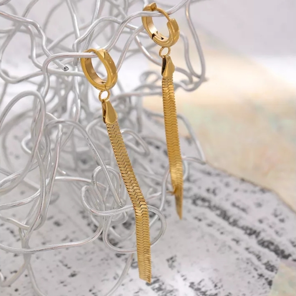 Elegant Long Tassel Earrings - Picture 3 of 7